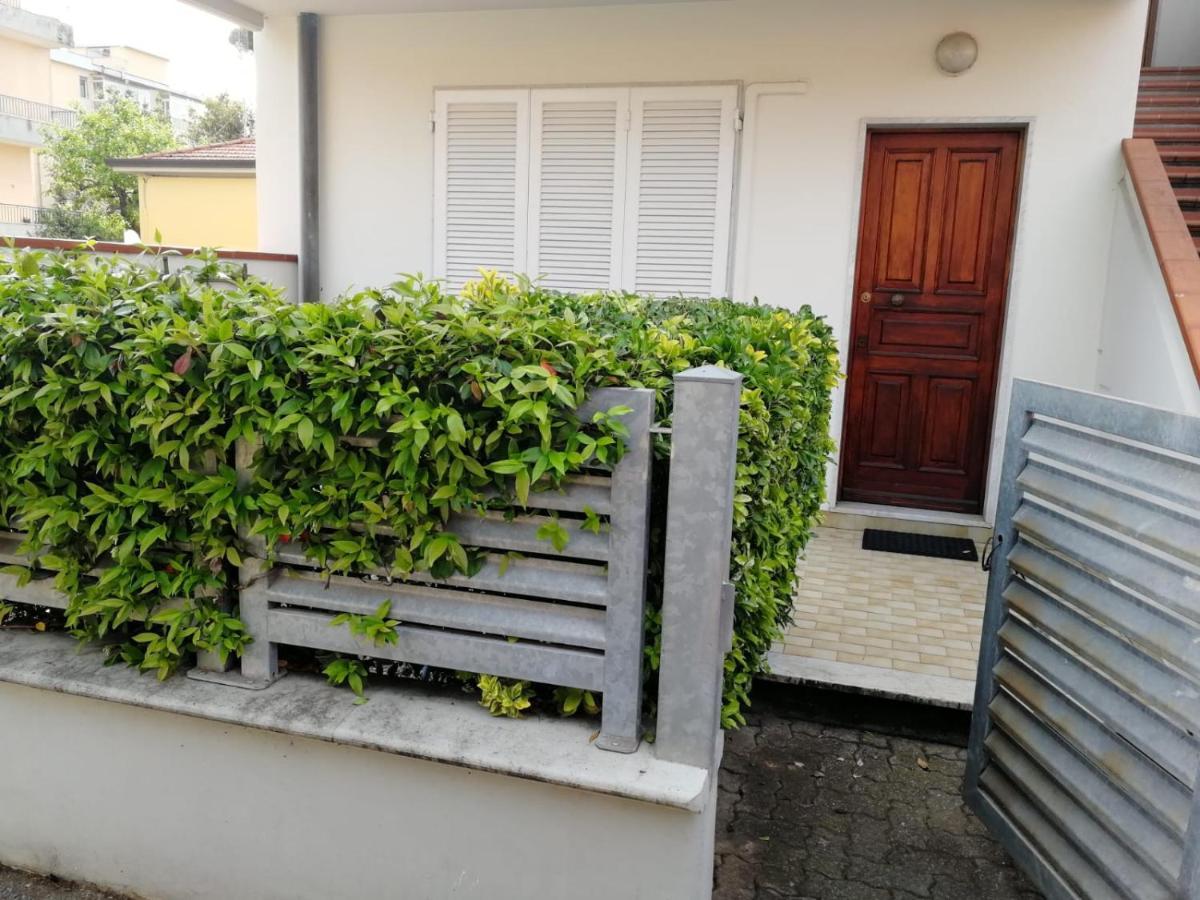 Ferienwohnung La Casa Dei Bebi Carrara Exterior foto